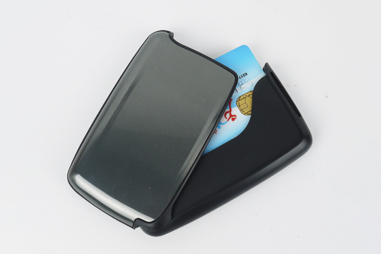 Apakah Dompet Pemblokiran RFID Layak?